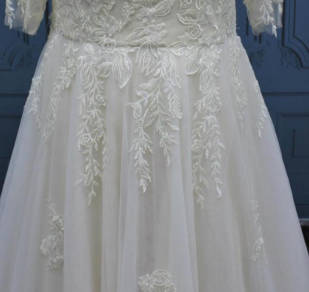 
                      
                        Lace A line Lace Up Plus Size Bridal Gown
                      
                    