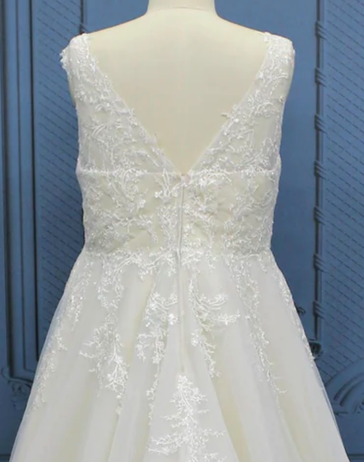 
                      
                        Timeless A Line Lace Plus Size Bridal Gown
                      
                    