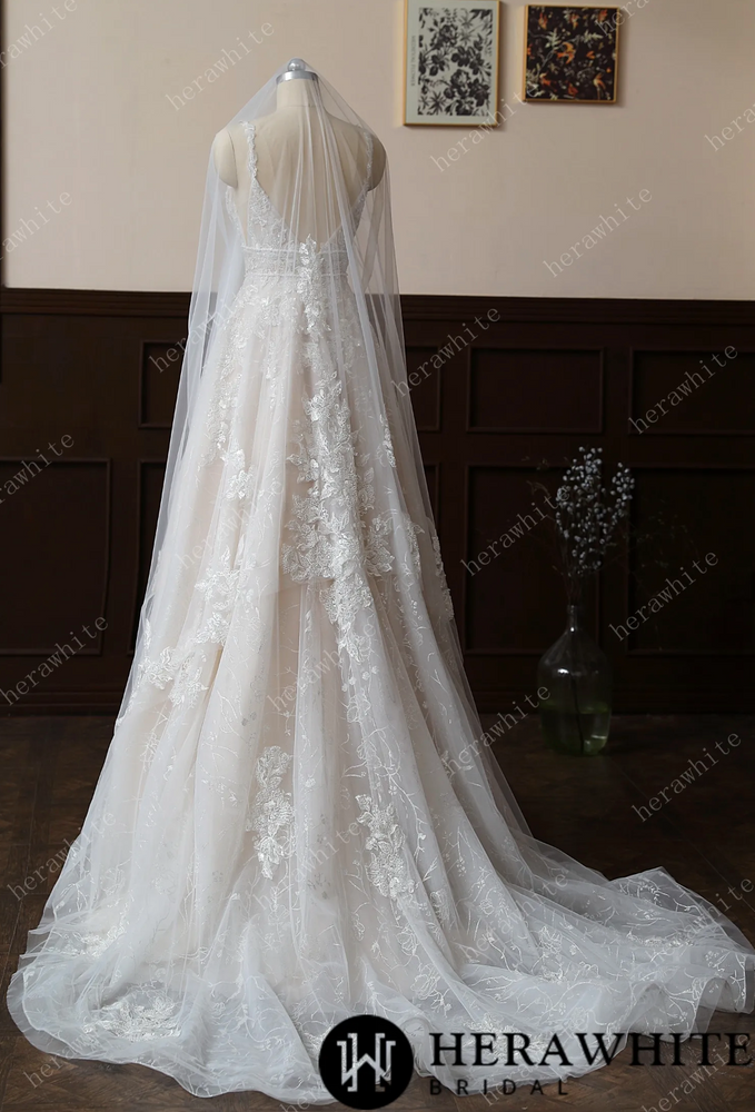 
                      
                        Embellished Floral Fingertip Length Lace Bridal Veil
                      
                    