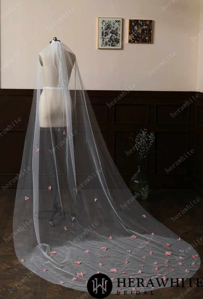 
                      
                        3D Lace Flower Cathedral Length Wedding Veil
                      
                    