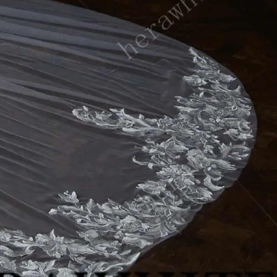 
                      
                        Elegant Lace Cathedral Length Bridal Veil
                      
                    