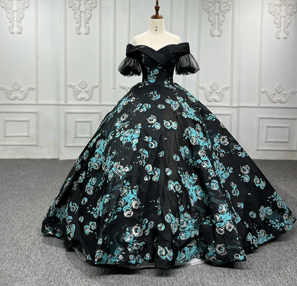 Elegant Black Quinceañera Dress