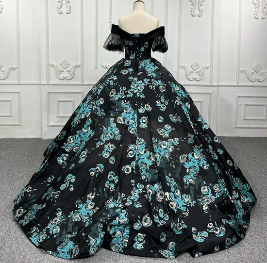 Elegant Black Quinceañera Dress