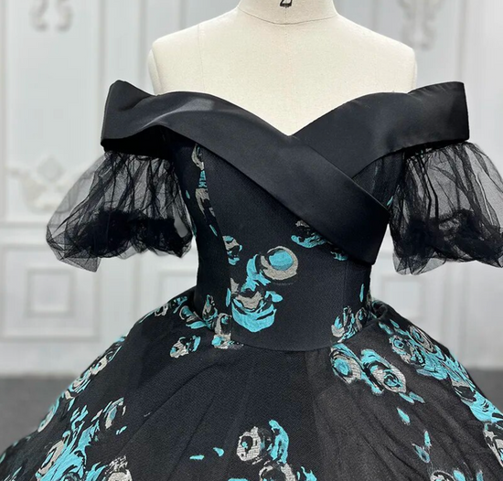 Elegant Black Quinceañera Dress
