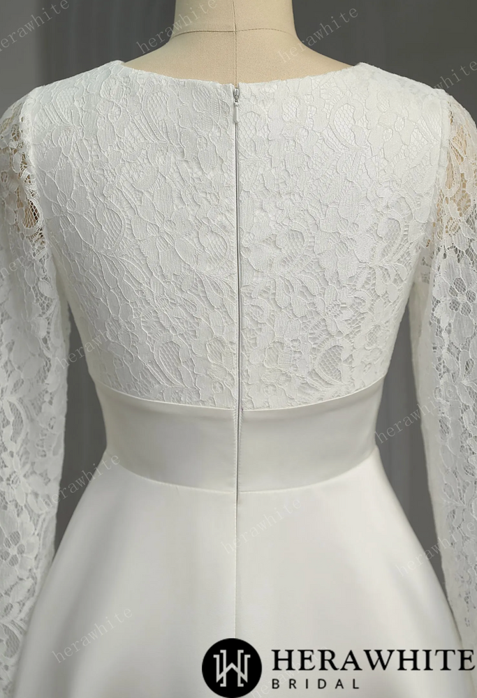 
                      
                        Classic V Neck Lace Short Wedding Dress
                      
                    