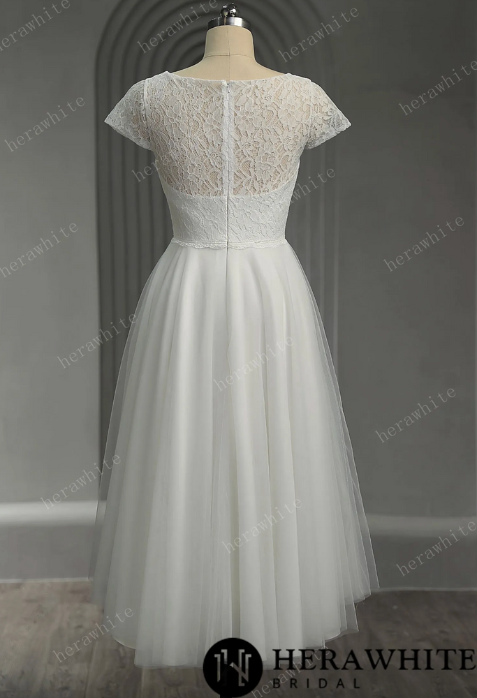 
                      
                        Classic V-neck Floral Lace Tulle Short Wedding Dress
                      
                    