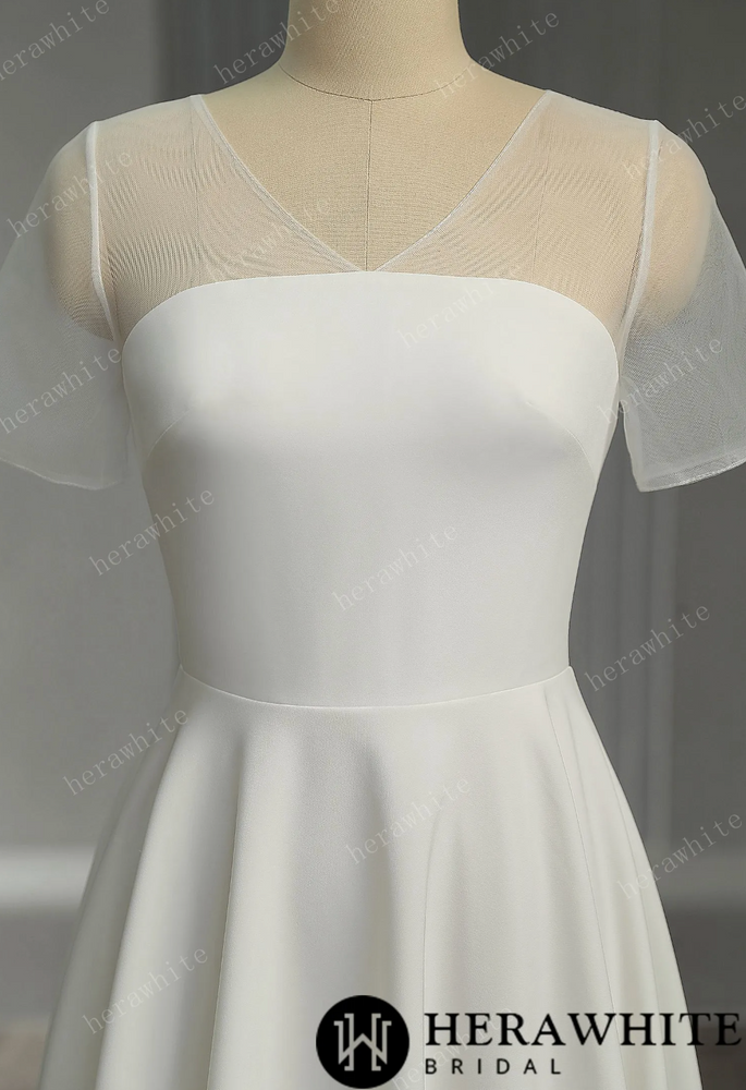 
                      
                        Soft Satin Short Wedding Dress With Short Sleeves
                      
                    