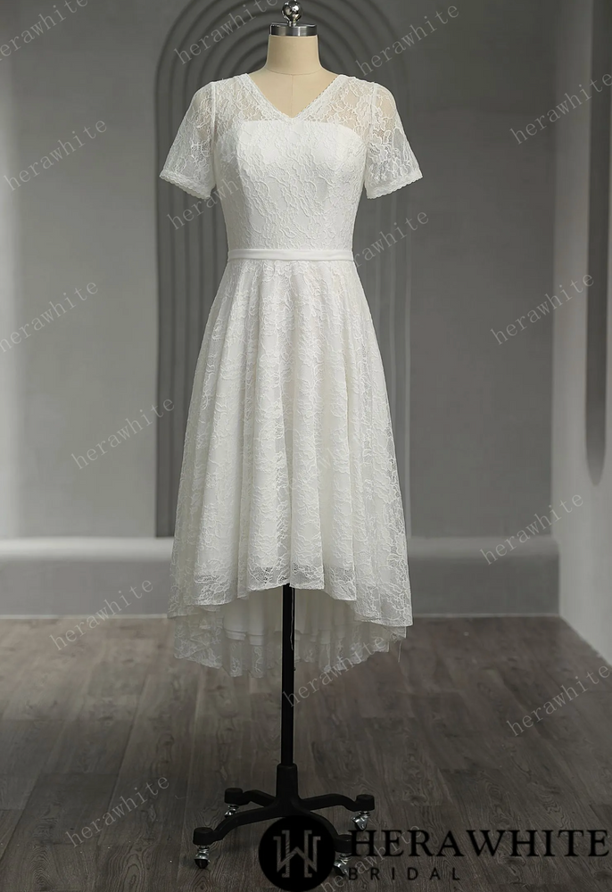 
                      
                        Classic Lace Short Wedding Dress
                      
                    