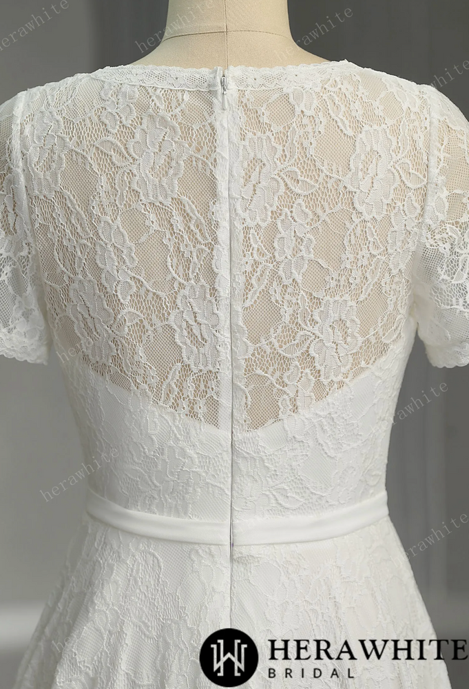 
                      
                        Classic Lace Short Wedding Dress
                      
                    