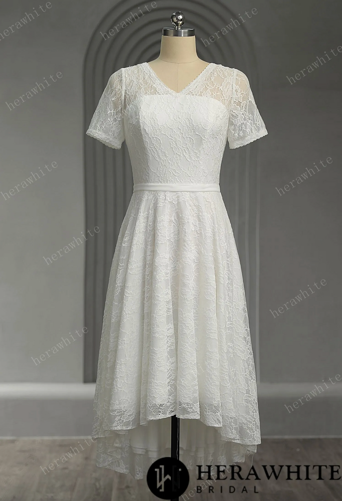 
                      
                        Classic Lace Short Wedding Dress
                      
                    