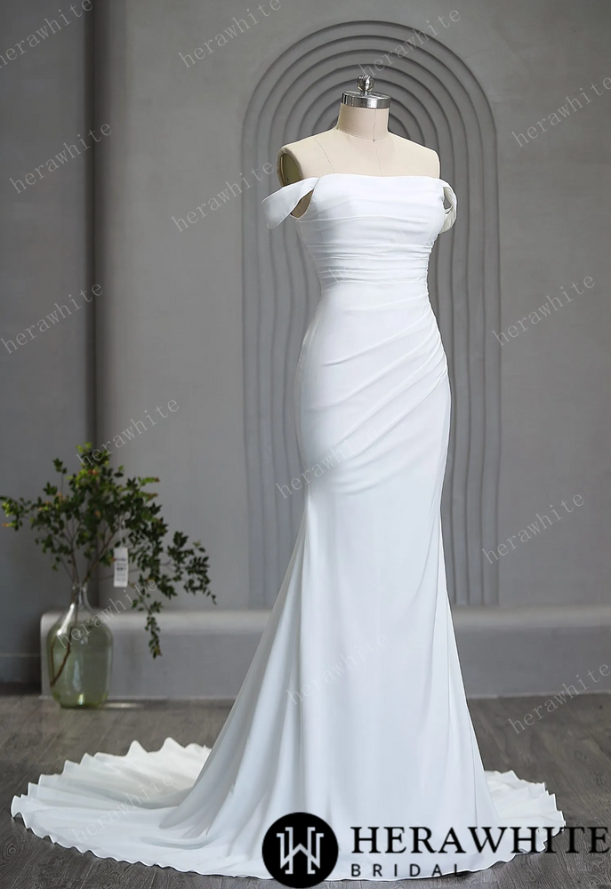 
                      
                        Classic Crepe Wedding Dress With Off-The-Shoulder Straps
                      
                    