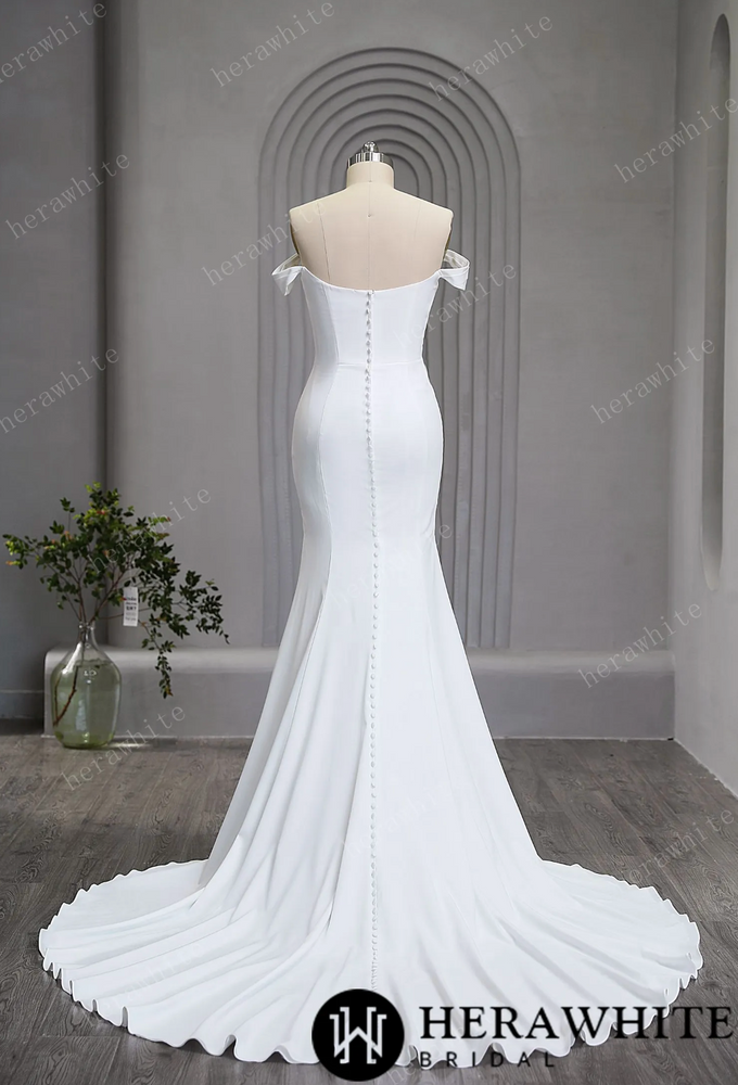 
                      
                        Classic Crepe Wedding Dress With Off-The-Shoulder Straps
                      
                    