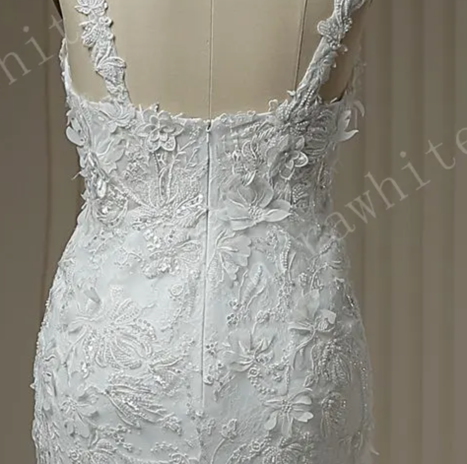 
                      
                        Luxury Lace Up Back Sweetheart Beaded Lace Wedding Dress
                      
                    