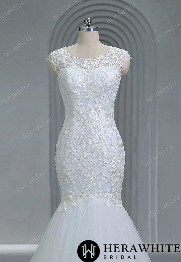 
                      
                        Bateau Neckline Mermaid Lace Wedding Dress
                      
                    