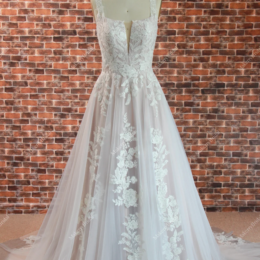 
                      
                        Breathtaking Light A-Line Style Scoop Neckline Bridal Gown
                      
                    