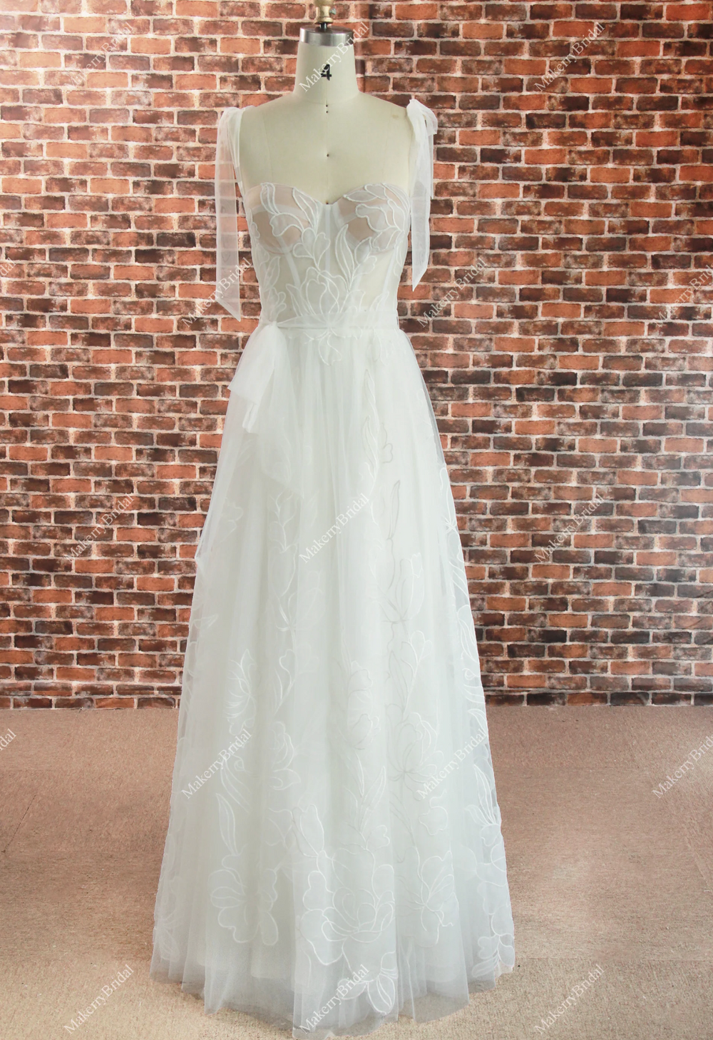 Dreamy Sweetheart Embroidery Lace Wedding Dress