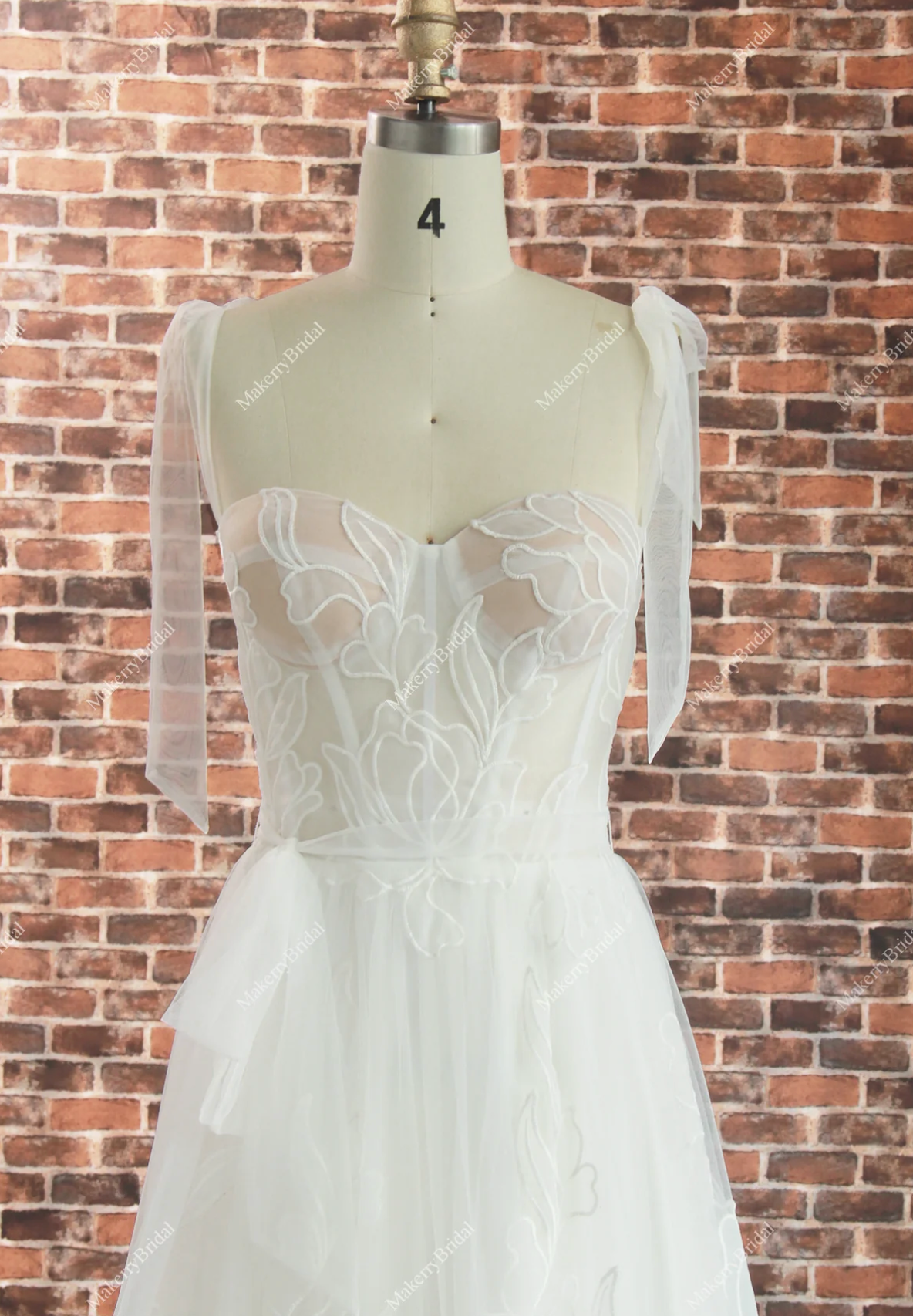 Dreamy Sweetheart Embroidery Lace Wedding Dress