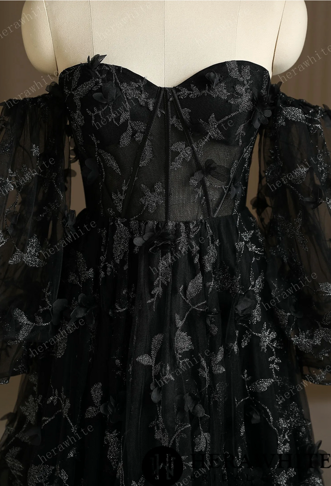 
                      
                        Luxury 3D Lace Appliqué Embroidery Detachable Sleeve Black Wedding Dress
                      
                    