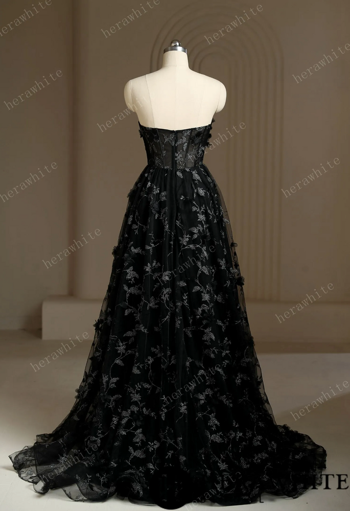 
                      
                        Luxury 3D Lace Appliqué Embroidery Detachable Sleeve Black Wedding Dress
                      
                    