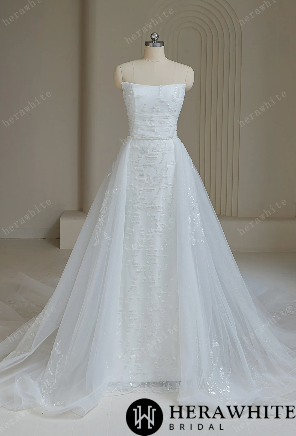 Elegant Sequined Wedding Dress With Detachable Train