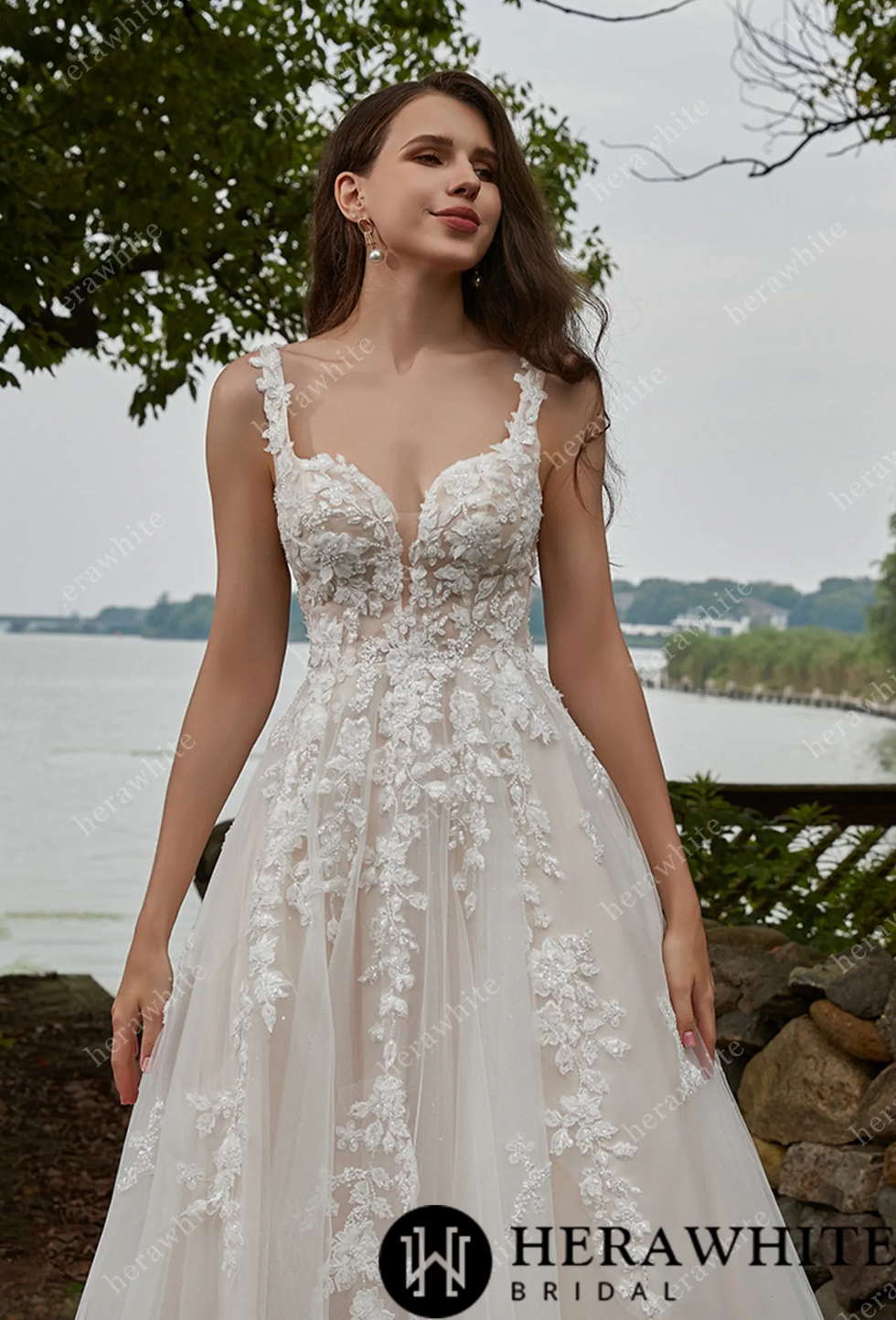 Tulle V-Neck Straps Wedding Dress