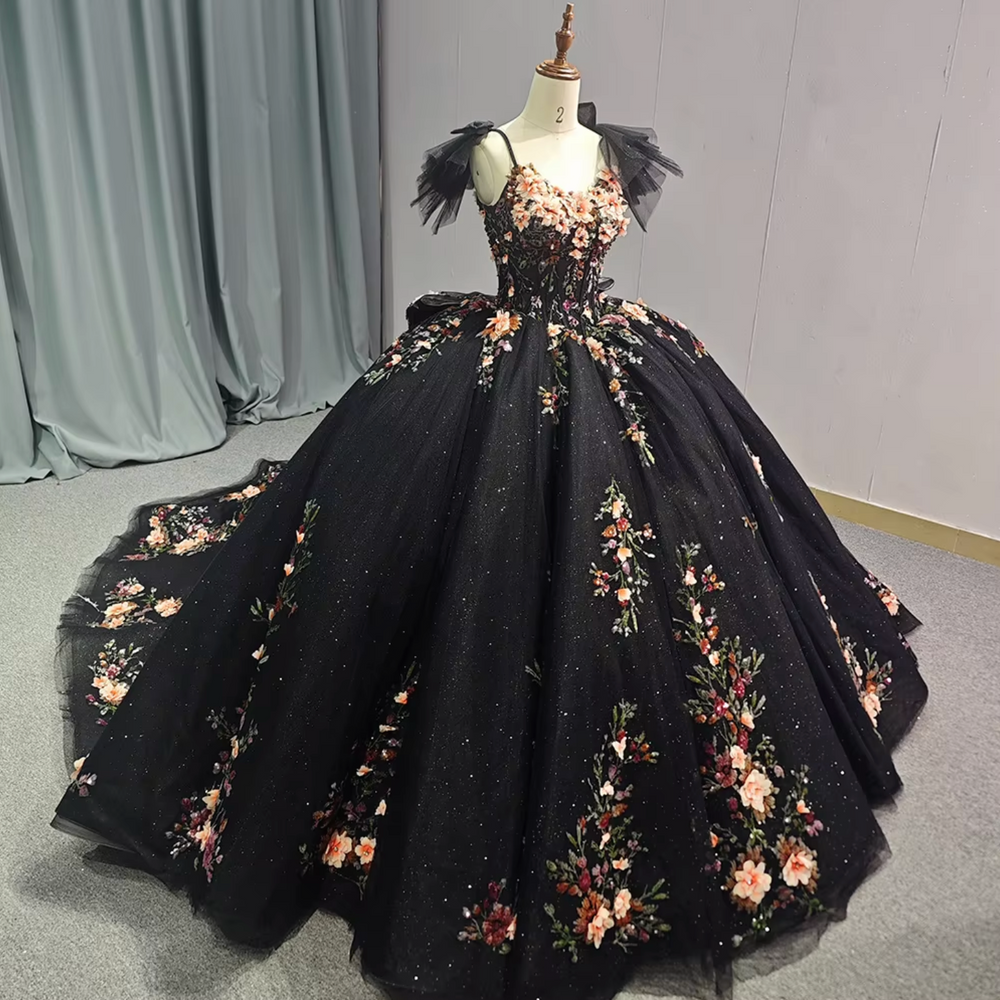 
                      
                        Emerald Black Ball Gown Quinceanera Dresses Dress With Spaghetti Straps
                      
                    