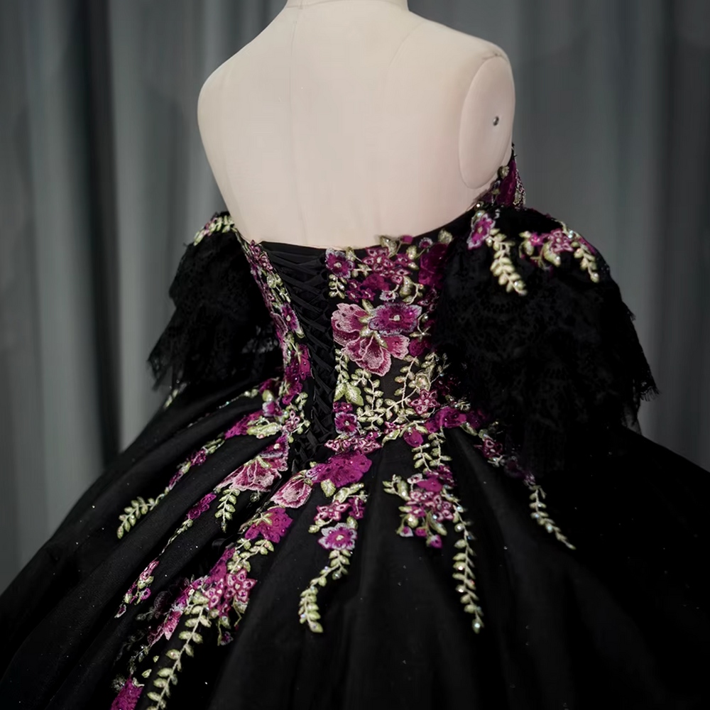 
                      
                        Elegant Detachable Sleeve Princess Ball Gown Black Quinceanera Dress
                      
                    