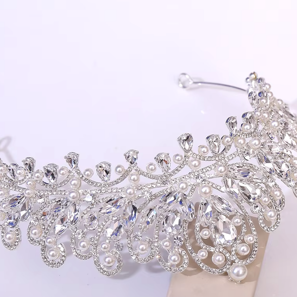 
                      
                        Pearl Royal Queen Crown Crystal Tiara
                      
                    