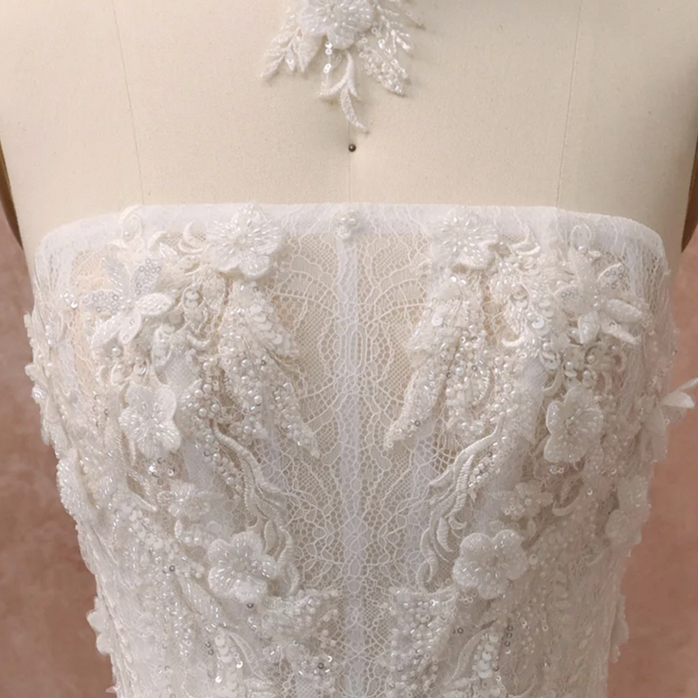 
                      
                        3D Floral Lace Beaded Short Wedding Dress
                      
                    