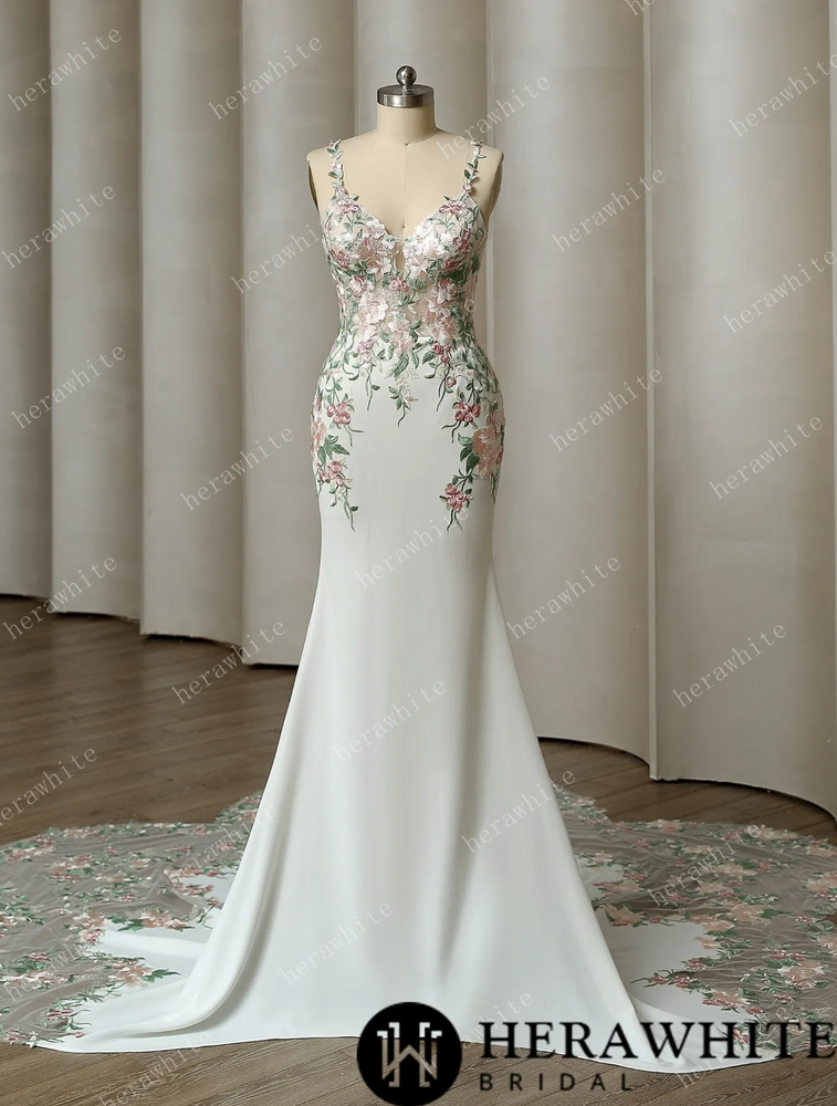 
                      
                        Spectacular Frosted Embroidery With Petal Train Wedding Dress
                      
                    