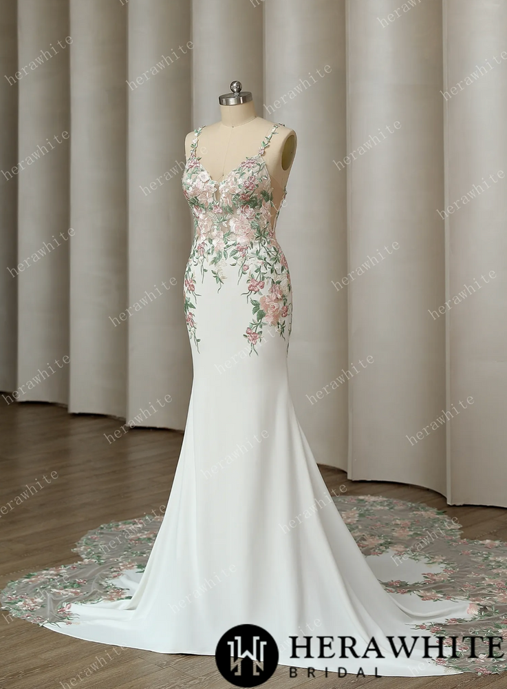 
                      
                        Spectacular Frosted Embroidery With Petal Train Wedding Dress
                      
                    