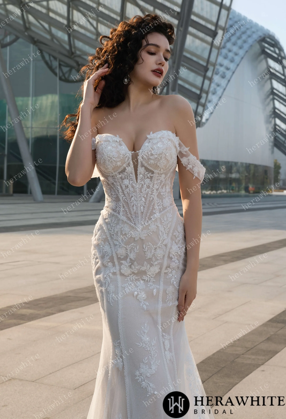 Enchanting Off-the-Shoulder Wedding Dress with Detachable Train – Lace Embroidery & Elegance Redefined