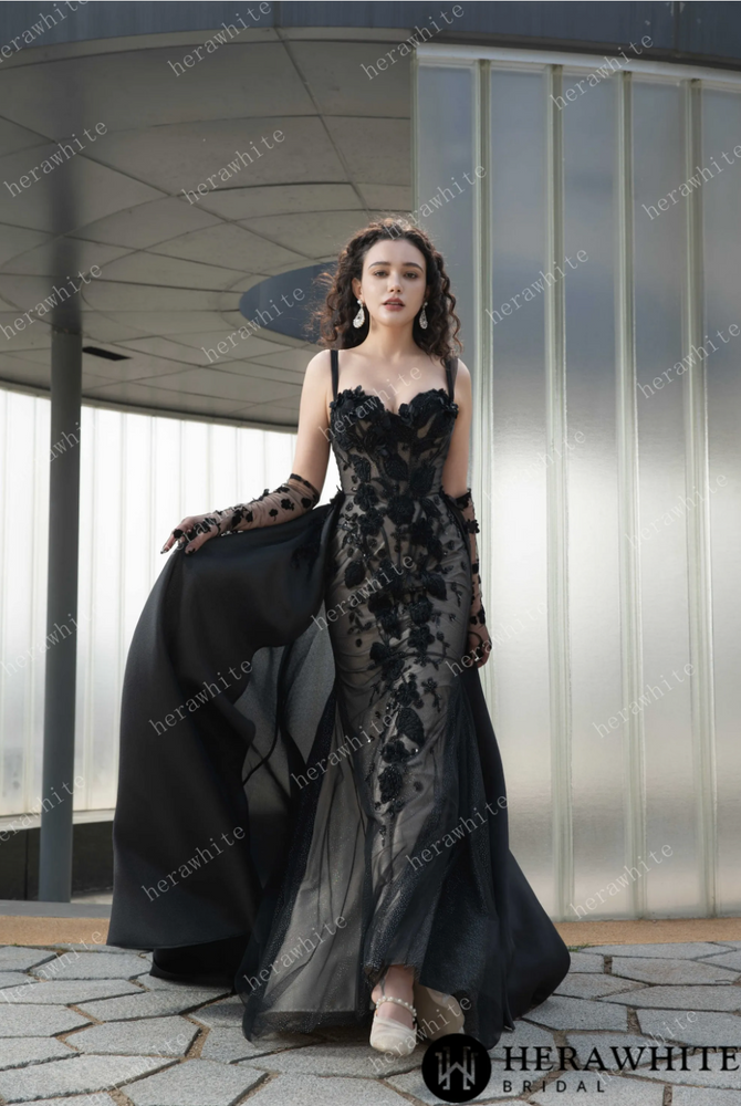 Chic Black Fit and Flare Gown with Sweetheart Neckline