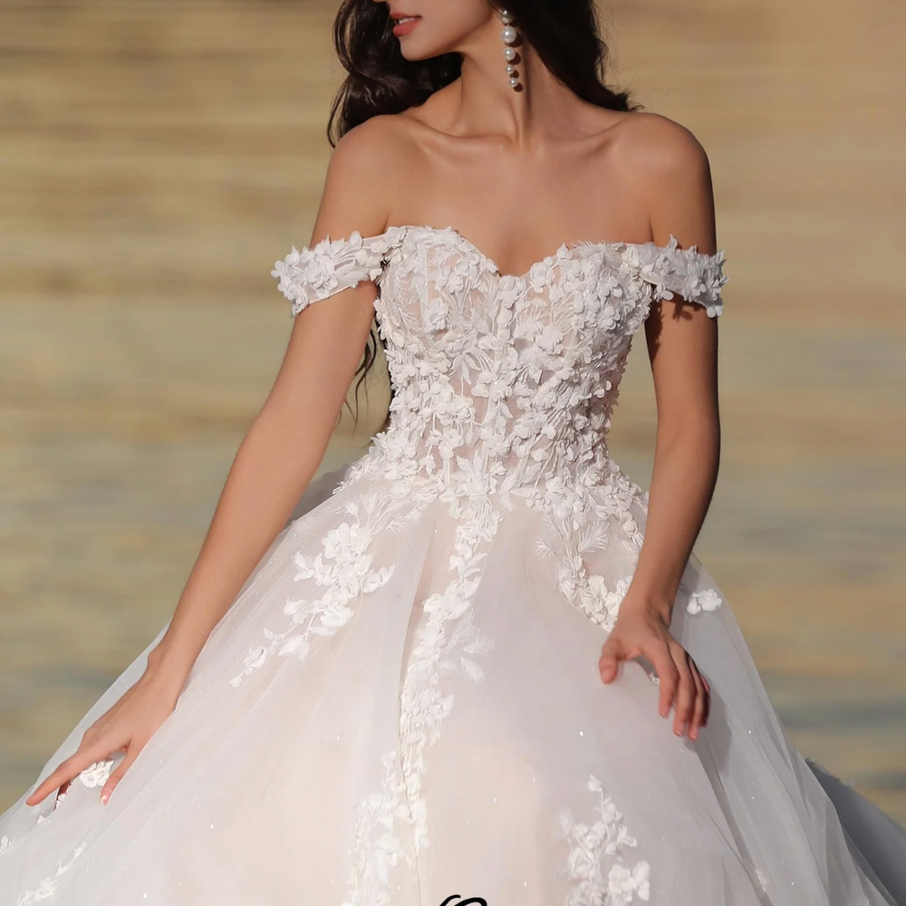
                      
                        Fairy-like Off-The-Shoulder 3D Floral Wedding Dress
                      
                    