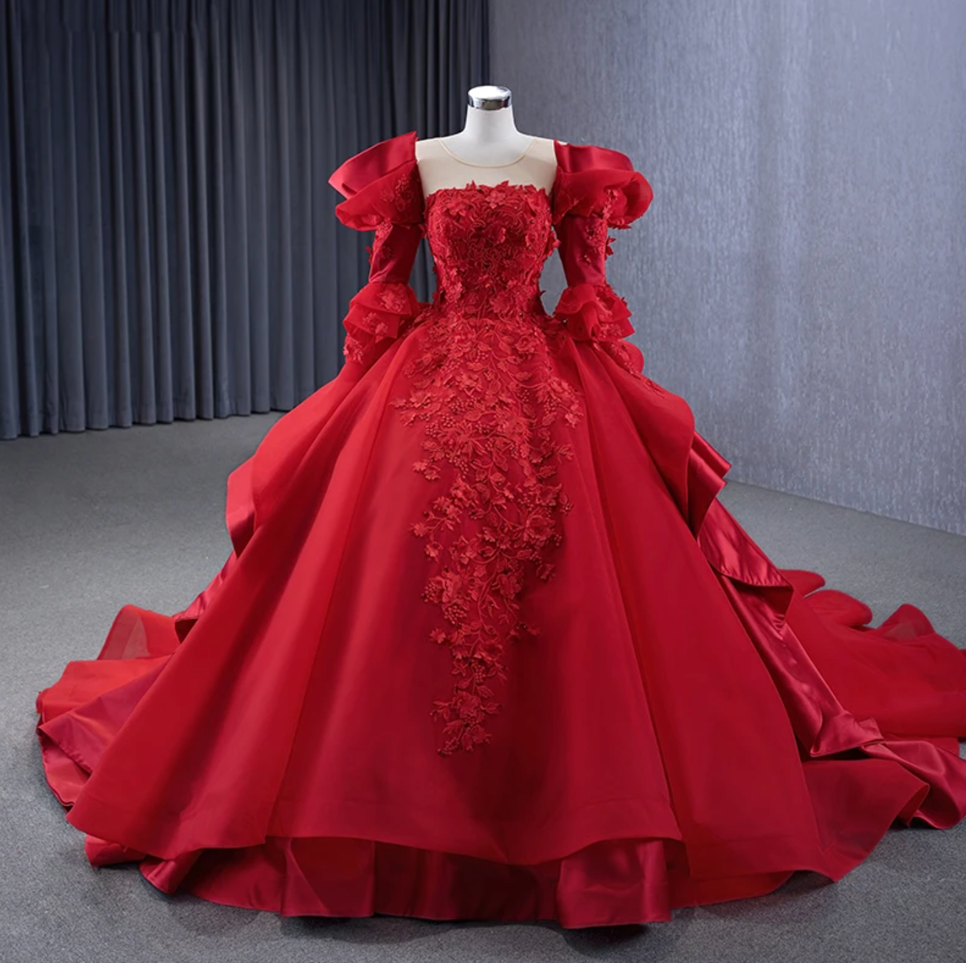 Red O-Neck Long Sleeves Backless Illusion Quinceañera Dress