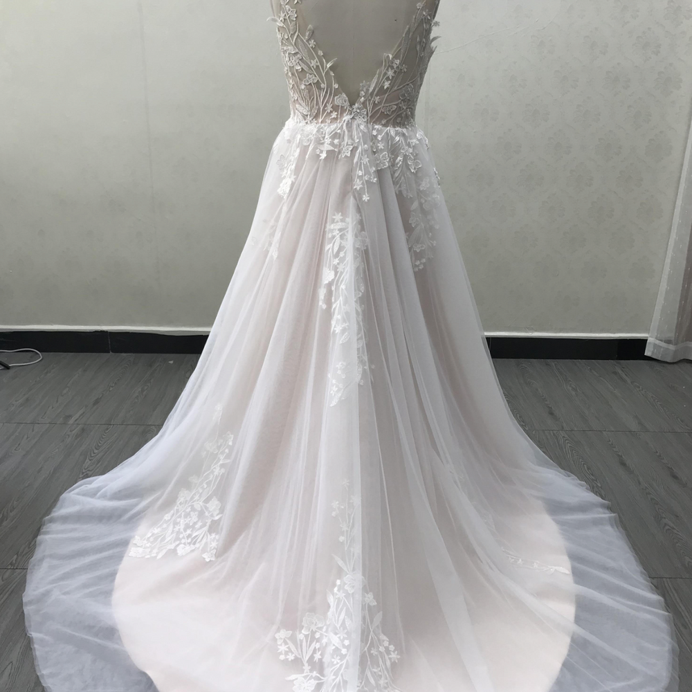 
                      
                        Plus Size Tulle Lace A Line Wedding Dress
                      
                    