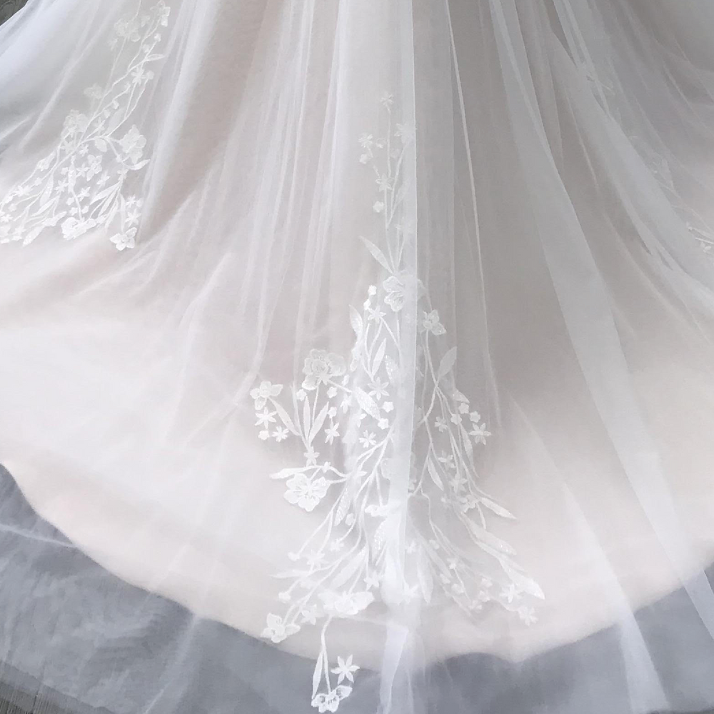 
                      
                        Plus Size Tulle Lace A Line Wedding Dress
                      
                    