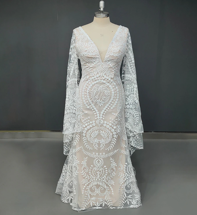 Gorgeous Boho Bohemian V-Neck Open Back Lace Sweep Train Wedding Bridal Dress
