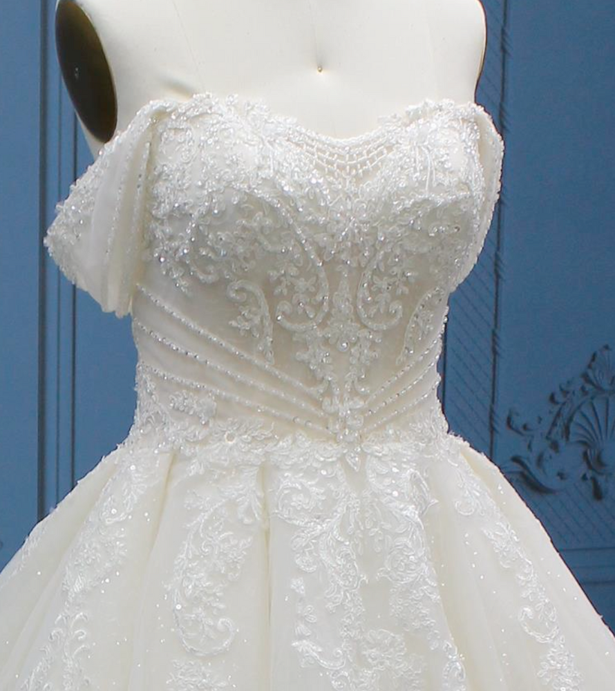 
                      
                        Beaded Lace Lace Up Back A Line Bridal Wedding Gown
                      
                    