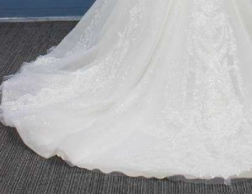 
                      
                        Beaded Lace Lace Up Back A Line Bridal Wedding Gown
                      
                    