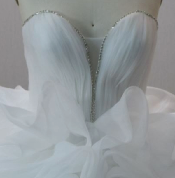 Load image into Gallery viewer, Ruffle Tulle Ball Gown Wedding Bridal Dress
