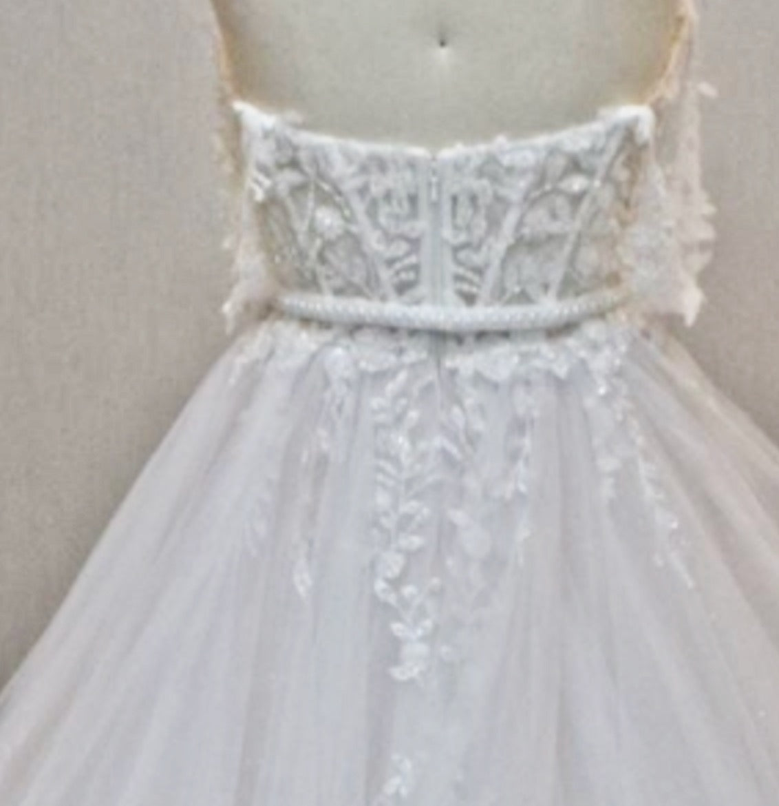 Load image into Gallery viewer, A Line Lace Bridal Dress
