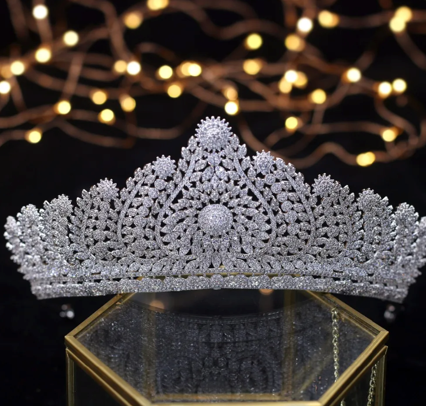 
                      
                        Royal Tiaras Quinceanera Crown Bridal Headpiece Wedding Hair Jewelry Accessories
                      
                    