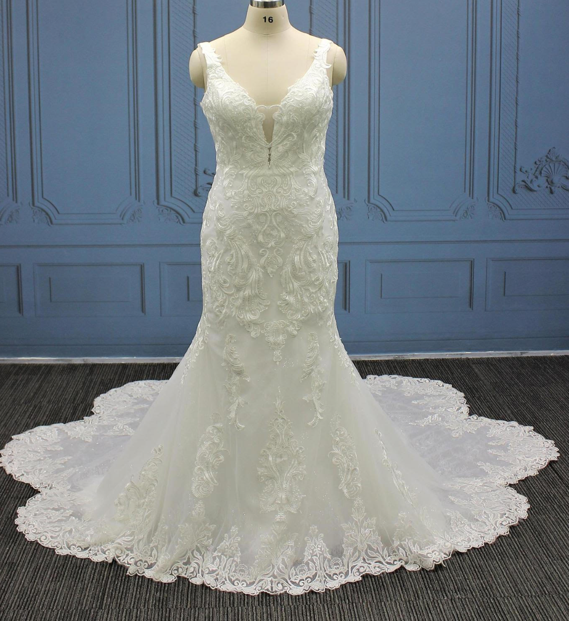Scalloped Lace Sleeveless Bridal Wedding Dress