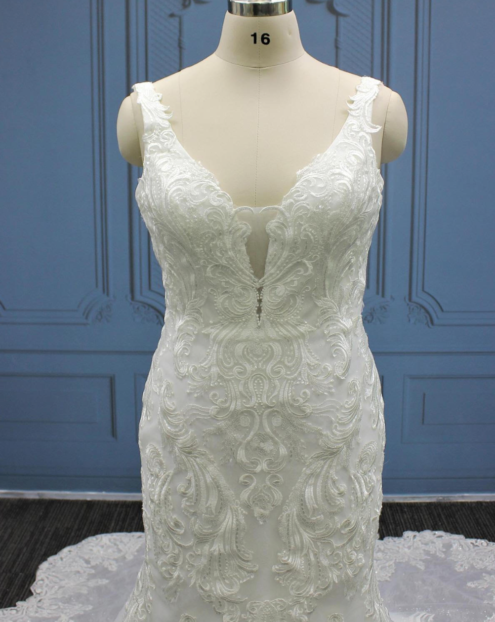 Scalloped Lace Sleeveless Bridal Wedding Dress