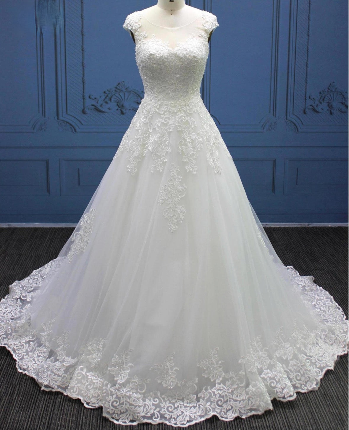 Scoop Neck A Line Tulle Lace Wedding Bridal Gown