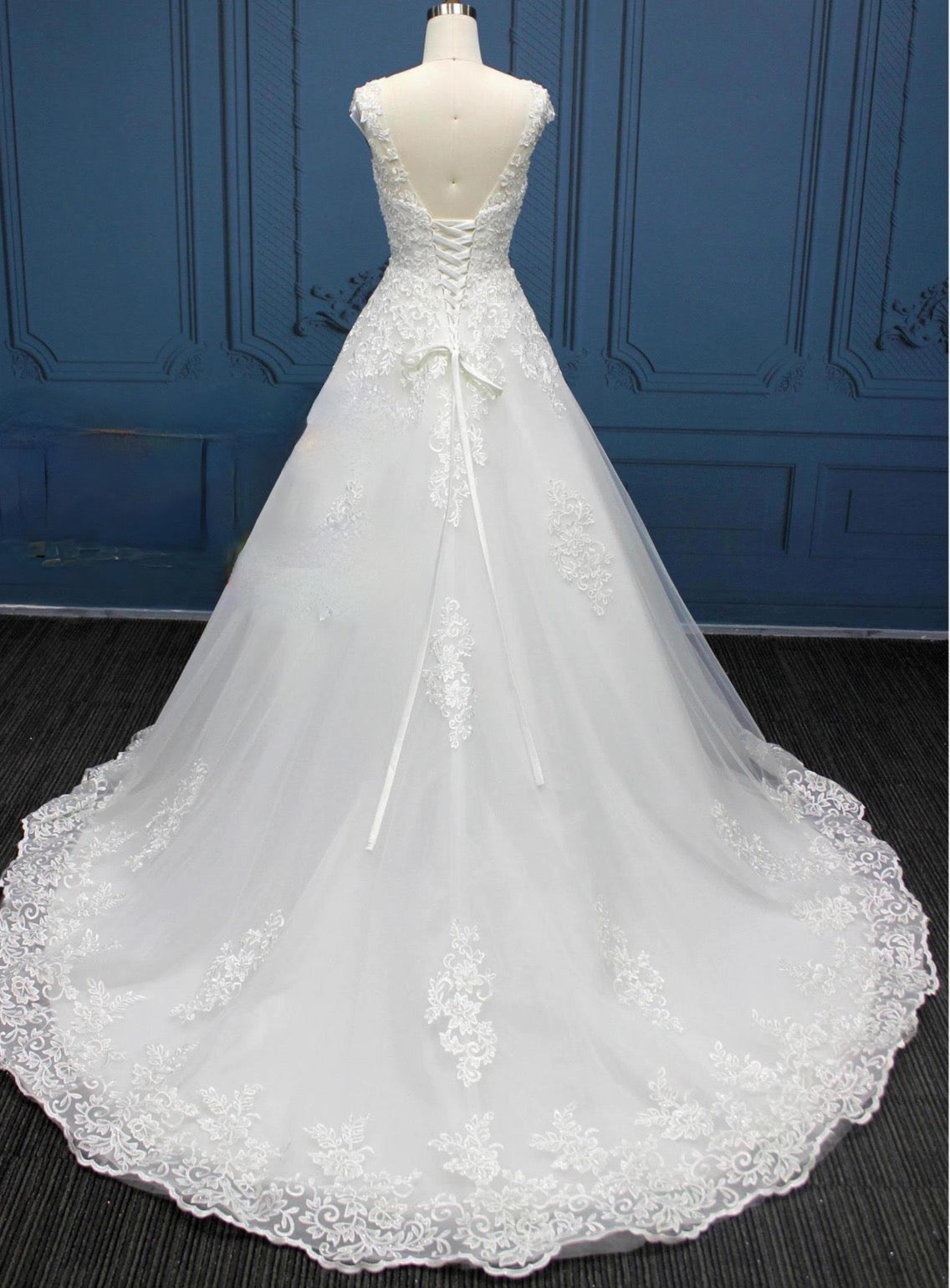 Scoop Neck A Line Tulle Lace Wedding Bridal Gown