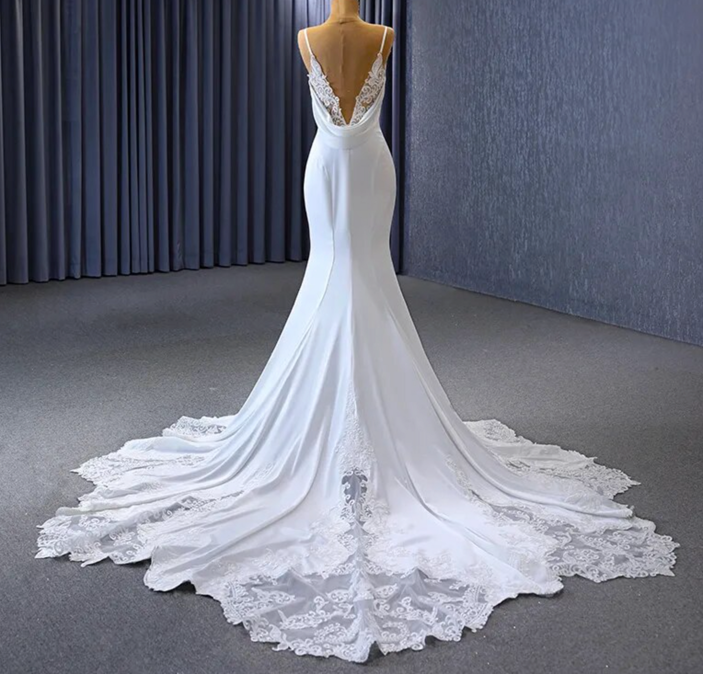 Load image into Gallery viewer, Satin Modern Mermaid Wedding Sleeveless Bridal Gown

