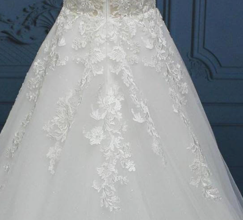 
                      
                        Pearl V Neck A Line Tulle Lace Bridal Wedding Gown
                      
                    