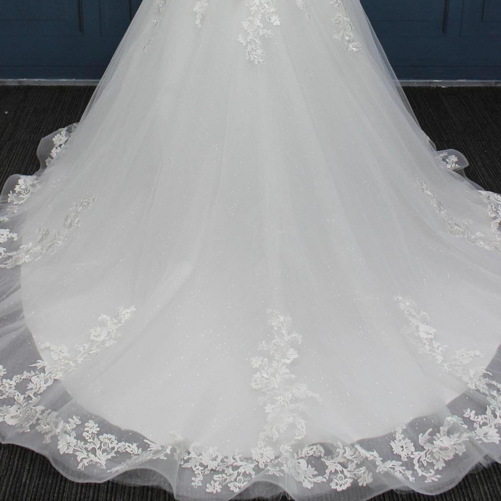 
                      
                        Pearl V Neck A Line Tulle Lace Bridal Wedding Gown
                      
                    